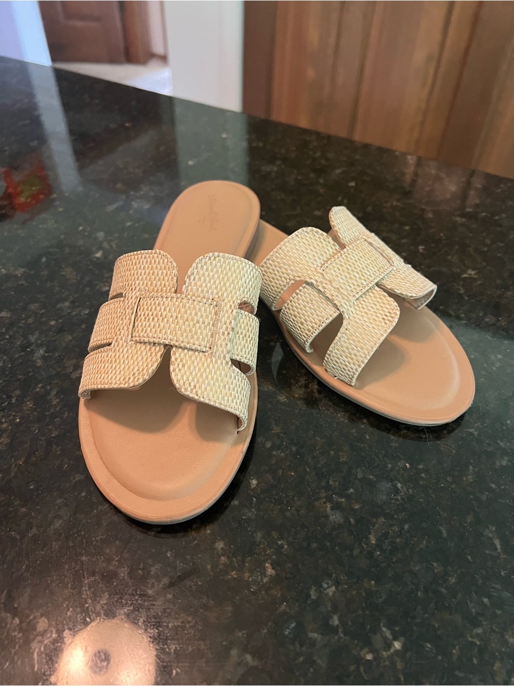 Universal Thread Beige Woven Slide Sandals